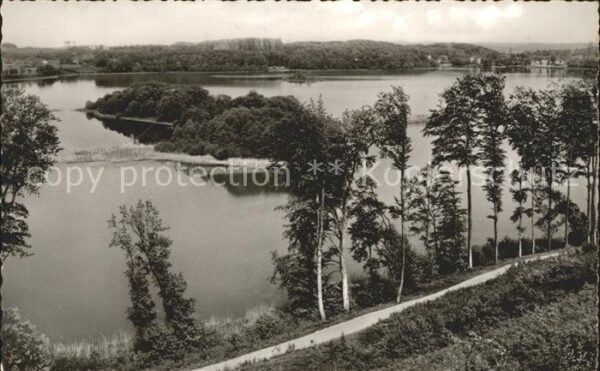 Malente-Gremsmuehlen Dieksee mit Inseln
