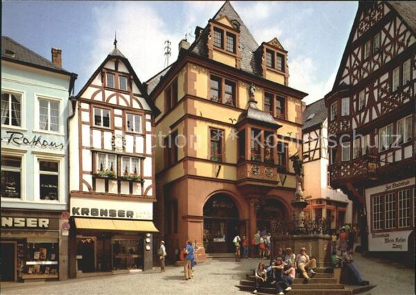 Bernkastel-Kues Markt mit Rathaus