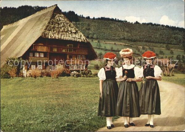Trachten Schwarzwald Gutachtal Schwarzwaldhaus Bollenhut - P