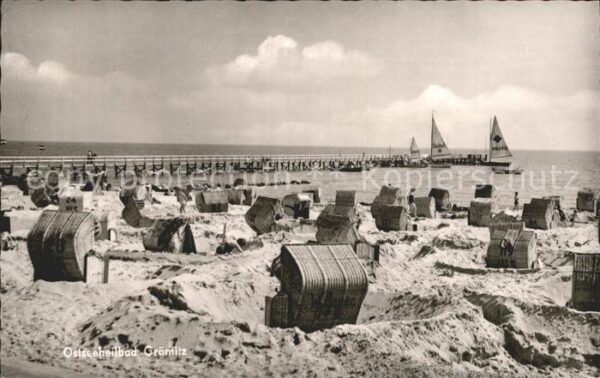 Groemitz Ostseebad Strandpartie Seebrücke