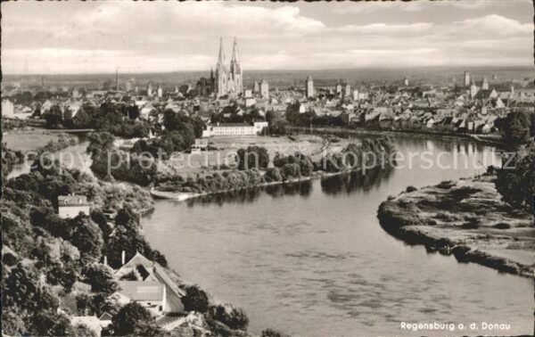 Regensburg Panorama Donaupartie Kirche