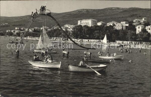 Crikvenica Kroatien Strand und Segelpartien
