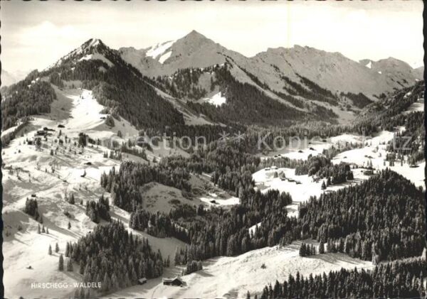 Hirschegg Kleinwalsertal Vorarlberg mit Heuberg und Walmendingerhorn