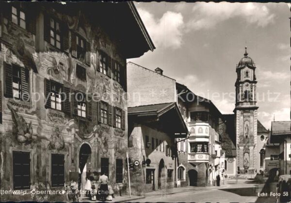 Mittenwald Karwendel Tirol Obermarkt mit Pfarrkirche