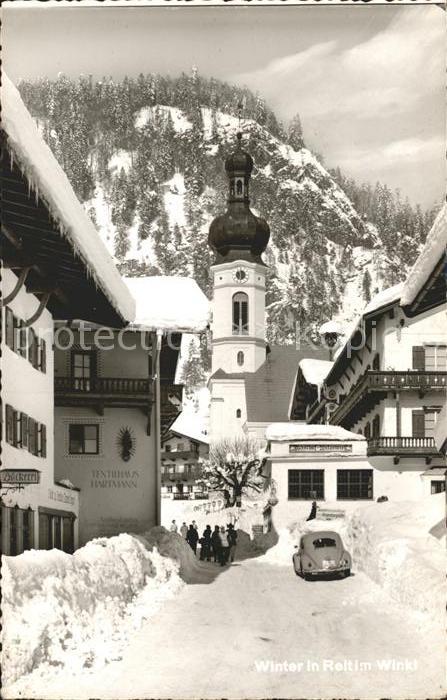 Reit Winkl Dorfpartie im Winter Kirche