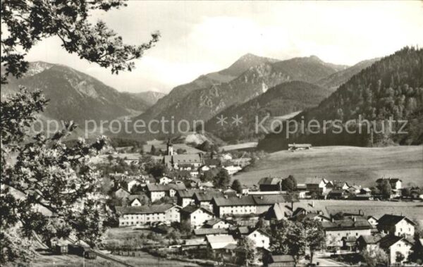 Hausham mit Jägerkamp und Brecherspitze