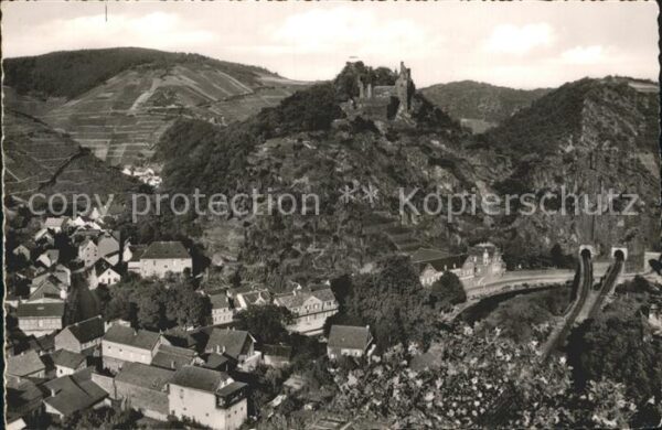 Altenahr Blick auf Burg und die drei Tunnel Flie