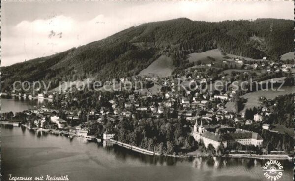 Tegernsee mit Neureuth Fliegeraufnahme