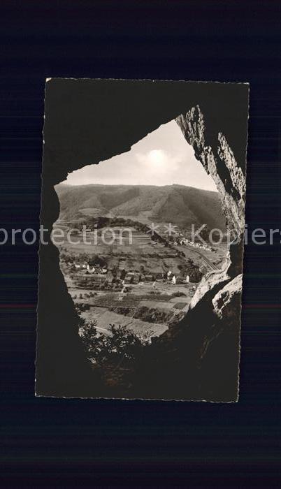 Altenahr Blick durchs Teufelsloch nach Altenburg