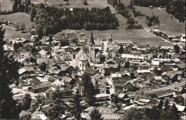 Oberstaufen Ortsansicht mit Kirche Schroth und Luft