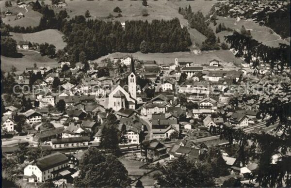 Oberstaufen Ortsansicht mit Kirche Schroth und Luft