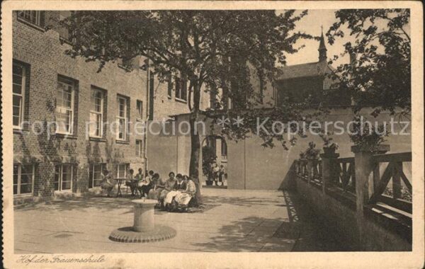 Lippstadt Katholisches Lyzeum Hof der Frauenschul