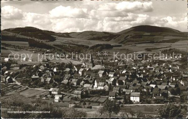 Hallenberg Panorama Blick zum Bollerberg Luftkuror