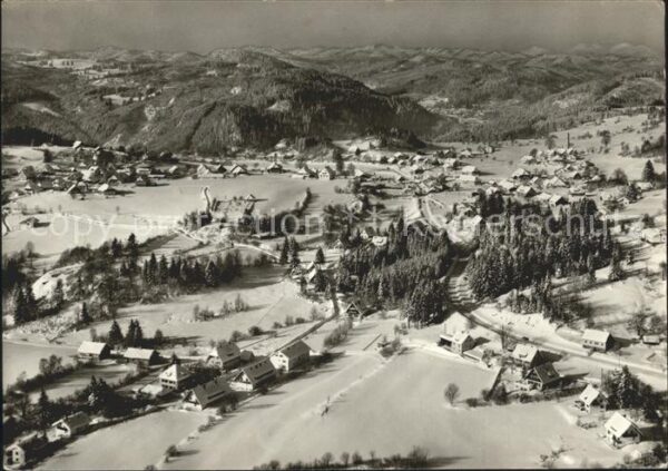 Haeusern Schwarzwald Höhenluftkurort Winterlandschaft Fliege