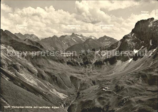 Kemptnerhuette mit Lechtaler Alpen