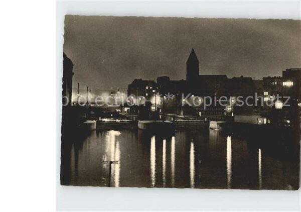 Alt Berlin Mühlendammschleuse am Abend
