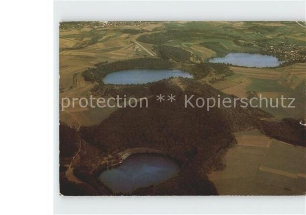 Gemuend Eifel Gemündener Weinfelder und Schalkenmehre