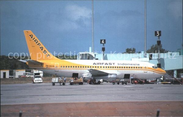 Flugzeuge Zivil Airfast Indonesia Boeing 737-200
