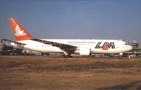Flugzeuge Zivil Linhas Aereas de Mocambique Boeing 767-