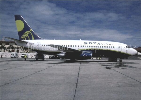 Flugzeuge Zivil Sky Airline Boeing 737-200 CC-CTH