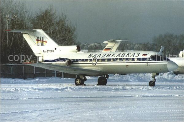 Flugzeuge Zivil VAP Vladikavkaz Yak-40 RA-87569