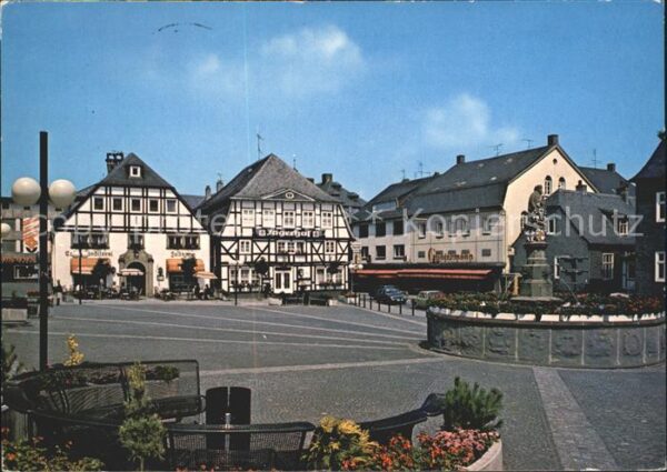 Brilon Marktplatz Brunnen Fachwerkhäuser