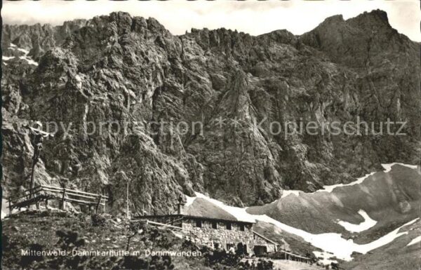 Mittenwald Bayern Dammkarhütte mit Dammwänden