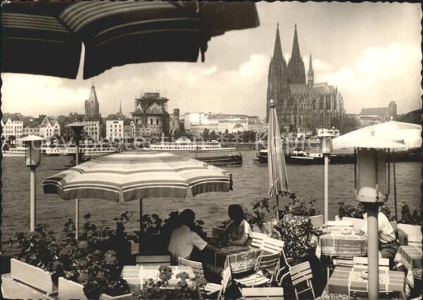 Koeln Rhein Rheinufer Dom Blick von Sünner-Terrasse