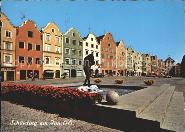Schaerding Oberer Stadtplatz Christophorus Brunnen