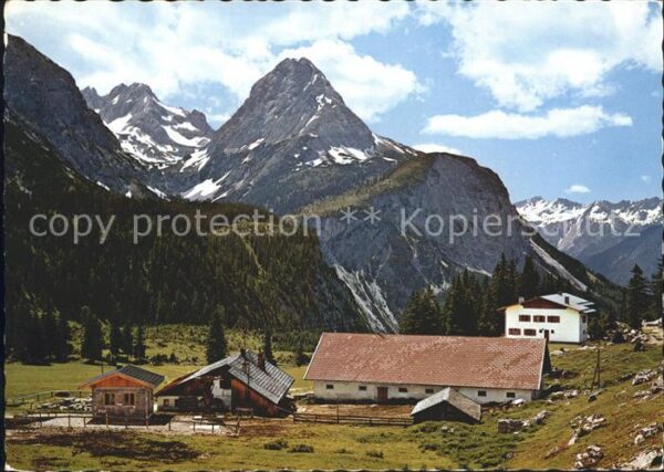 Ehrwald Tirol Ehrwalderalm Bergstation der Gondel Ses