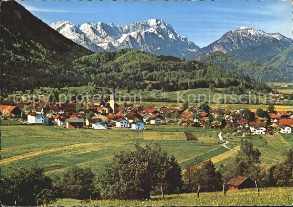 Ohlstadt mit Zugspitzgruppe und Kramer