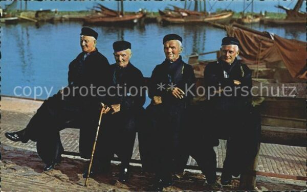 Volendam Gruppenbild Männer Hafen