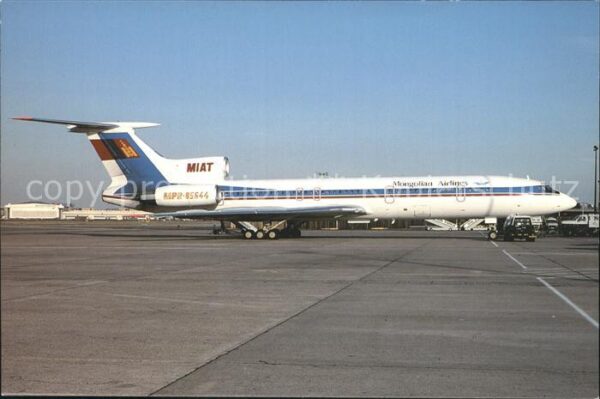 Flugzeuge Zivil Mongolian Airlines MPR-85644 Tupolev Tu