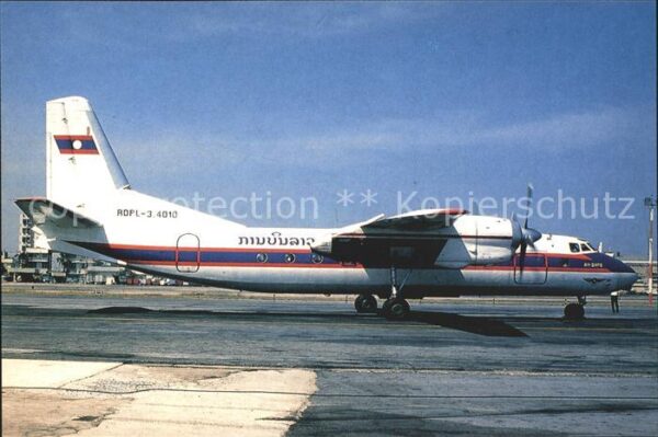 Flugzeuge Zivil LAO Aviation Antonov AN 24RV RDPL-3 401