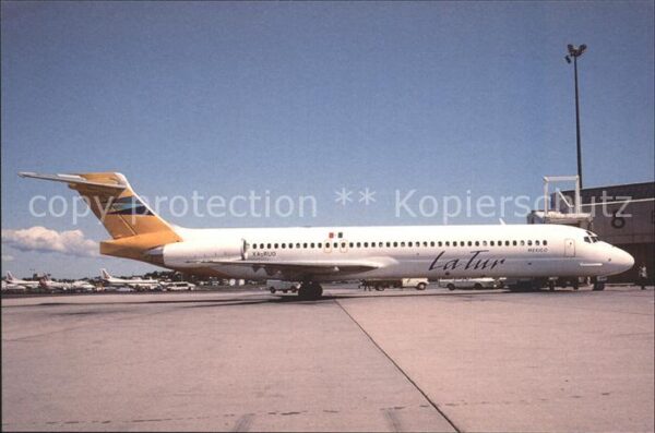 Flugzeuge Zivil La Tur Airlines McDonnell Douglas MD-87