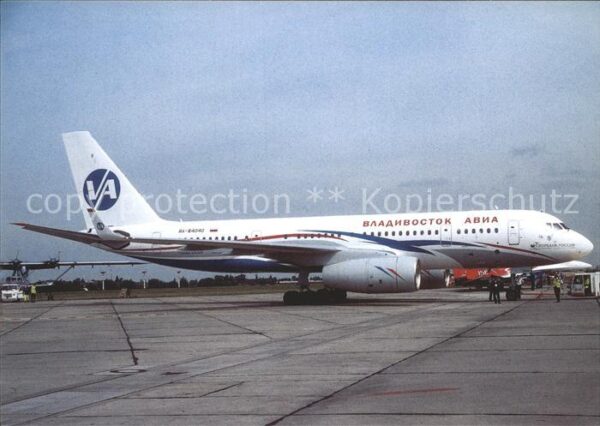 Flugzeuge Zivil Vladivostok Avia Tupolev 204-300 RA-640