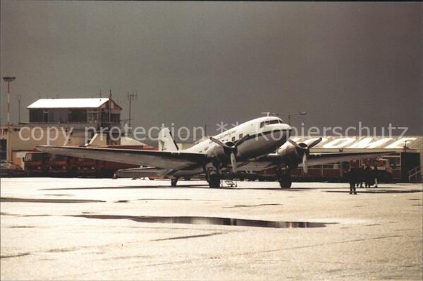 Flugzeuge Zivil Air Atlantique DC3 G-AMPZ Coventry Airp