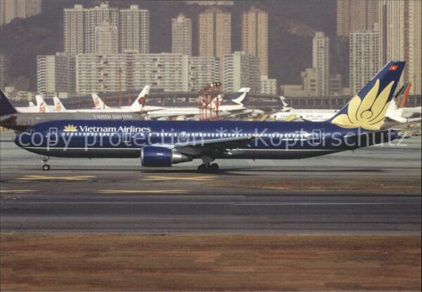 Flugzeuge Zivil Vietnam Airlines Boeing 767-324 S7-RGV