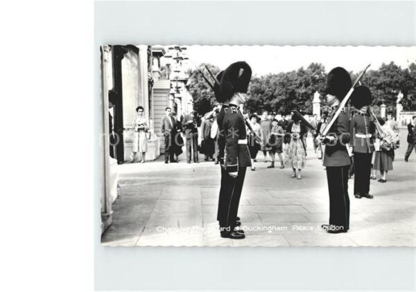 Leibgarde Wache Changing the Guard Buckingham Palace Lo