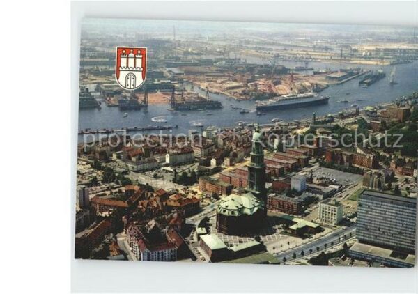 Dampfer Oceanliner Hamburg Michaeliskirche Hafen