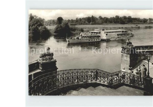 Motorschiffe Karl-Marx Dresden-Pillnitz Wasserschlos