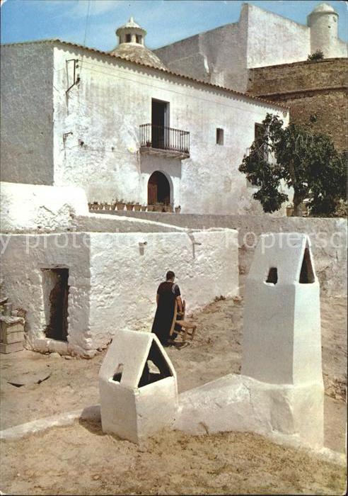 Santa Eulalia del Rio Yendo misa