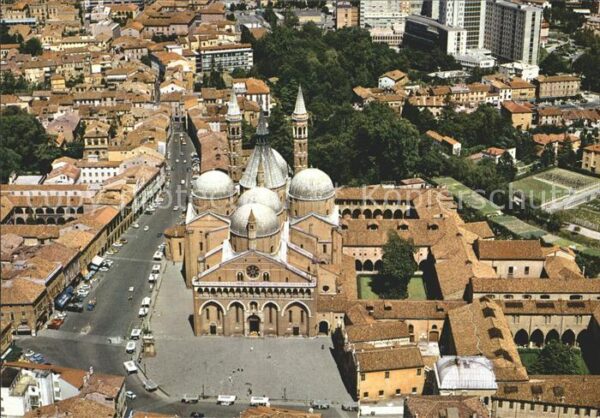 Padova Basilica del Santo Fliegeraufnahme