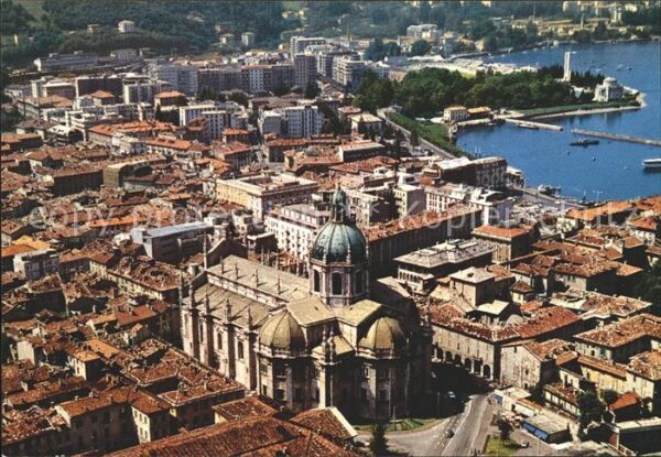Como Lago di Como Fliegeraufnahme mit Kirche