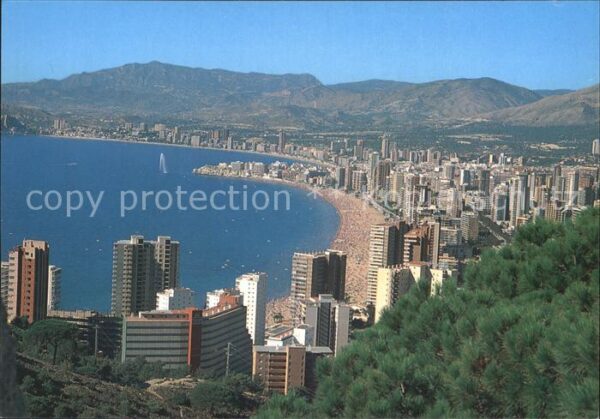 Benidorm Strandpartie Hochhäuser