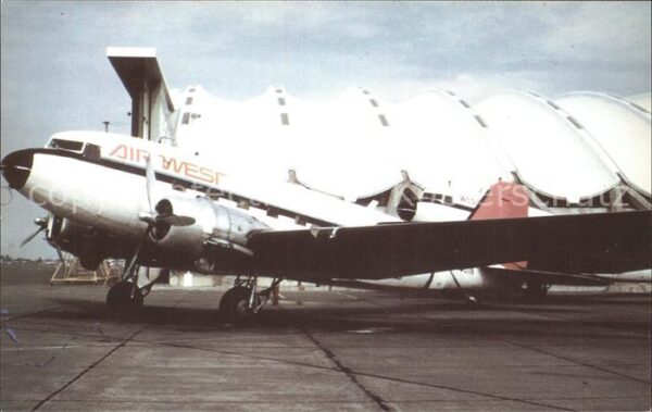 Flugzeuge Zivil Air West DC-3