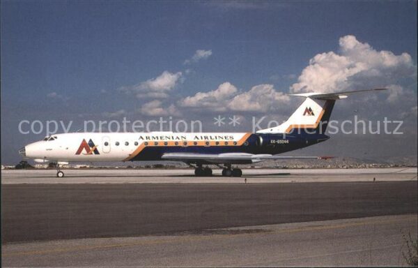 Flugzeuge Zivil Armenian Airlines Tupolev Tu-134A EK-65