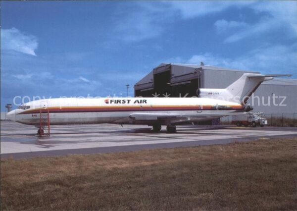 Flugzeuge Zivil First Air B-727-225 C-FIFA c/n 20381