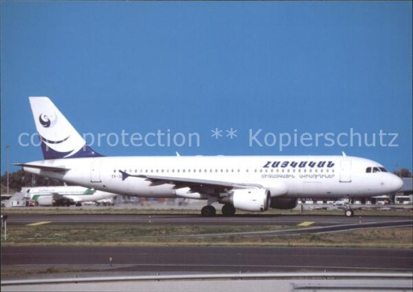 Flugzeuge Zivil Armenian International A320-212 EK-3200