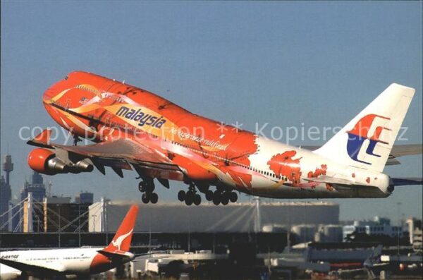Flugzeuge Zivil Malaysian Airlines Boeing 747-4H6 9M-MP